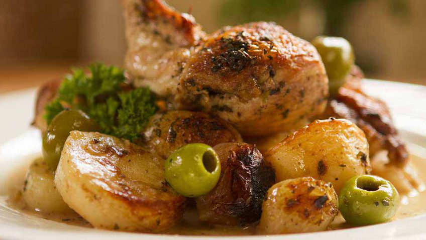 Sicilian chicken recipe with green olives and potatoes
