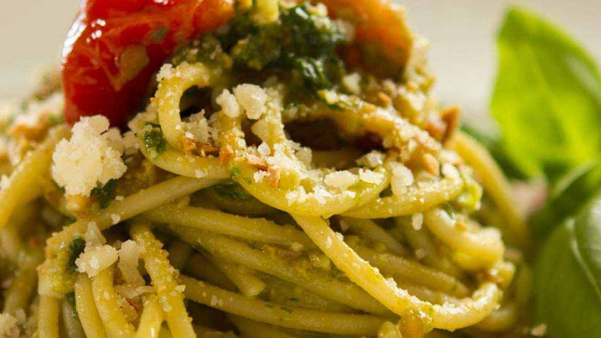 Spaghetti with pesto recipe