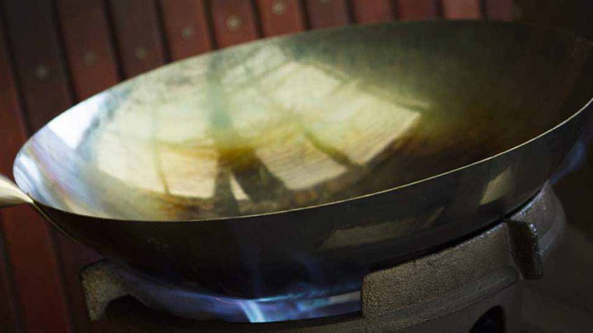 How to season a wok correctly