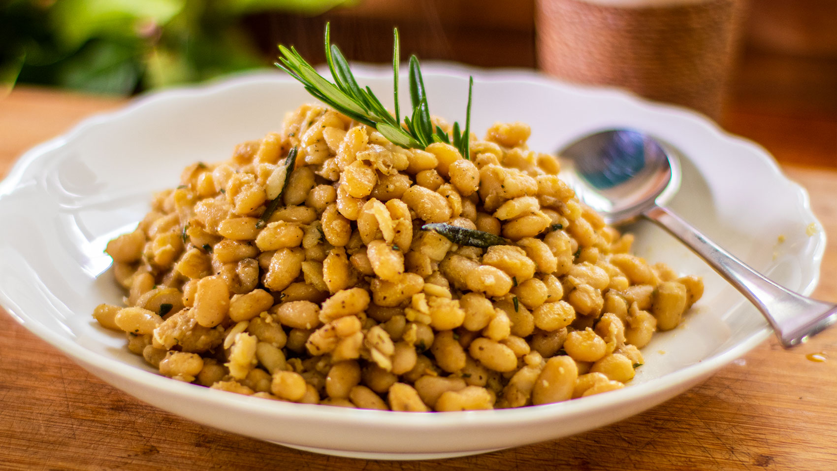 Slow Cooker Rosemary White Beans - My Modern Cookery