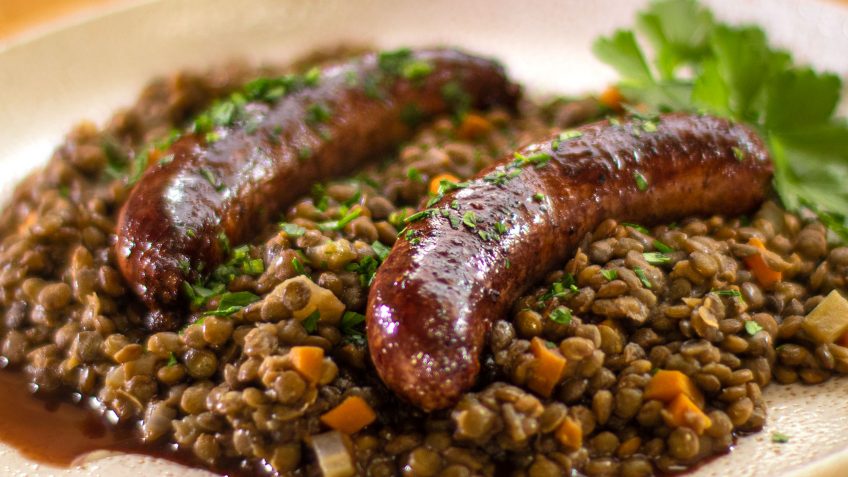Italian sausages with lentils