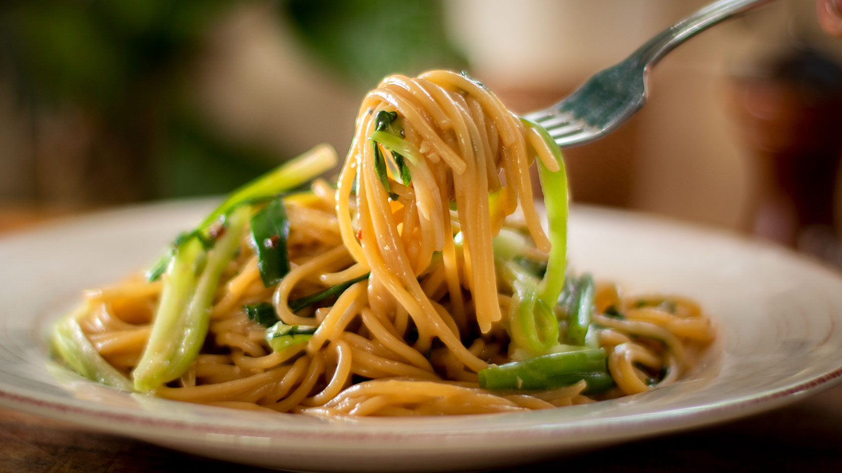 https://recipe30.com/wp-content/uploads/2022/03/Garlic-butter-fusion-pasta.jpg