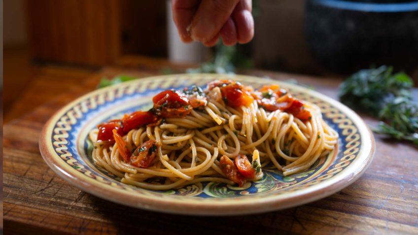 The quickest Tasty Herb Tomato Pasta you will make