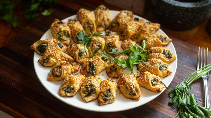 Creamy Spinach & Ham Pastry Puffs